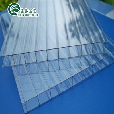 Estufas transparentes em túnel de polietileno para o cultivo de vegetais